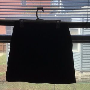 Size 10 black wool mini skirt from uniqlo!